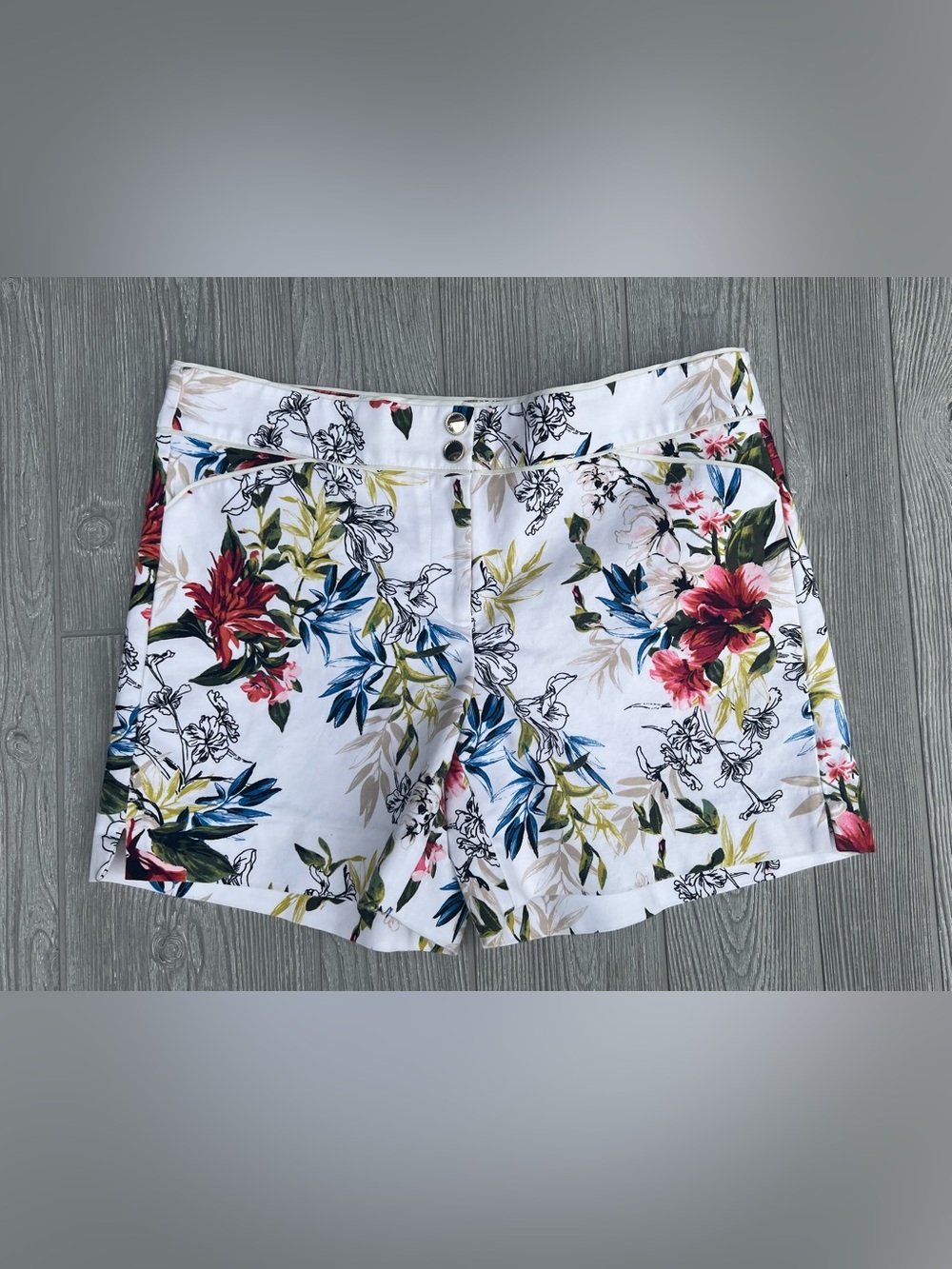 White House Black Market Botanical Floral Cotton Shorts Size 6